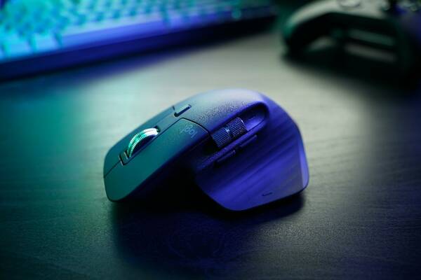 Logitech_infrared_sensing_wireless_mouse_MX3