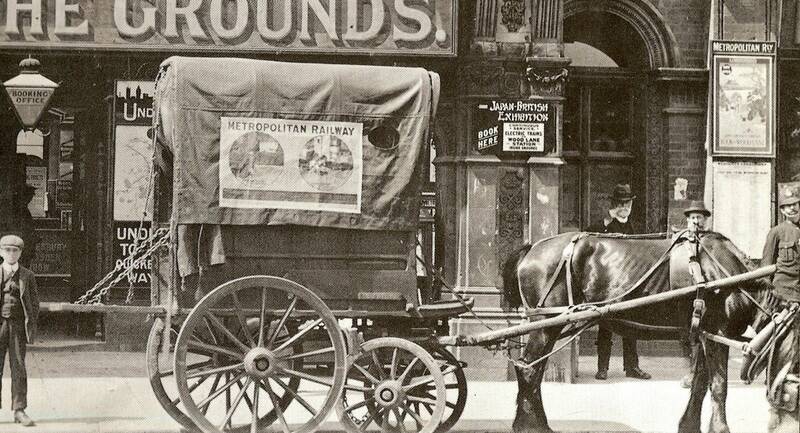 Vehicle display_horse and buggy