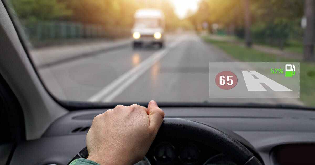 Head-Up Displays: System Benefits from 2D to AR